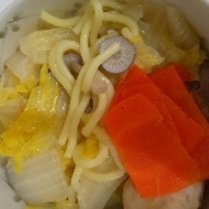 鶏がら塩糀スープdeラーメン鍋